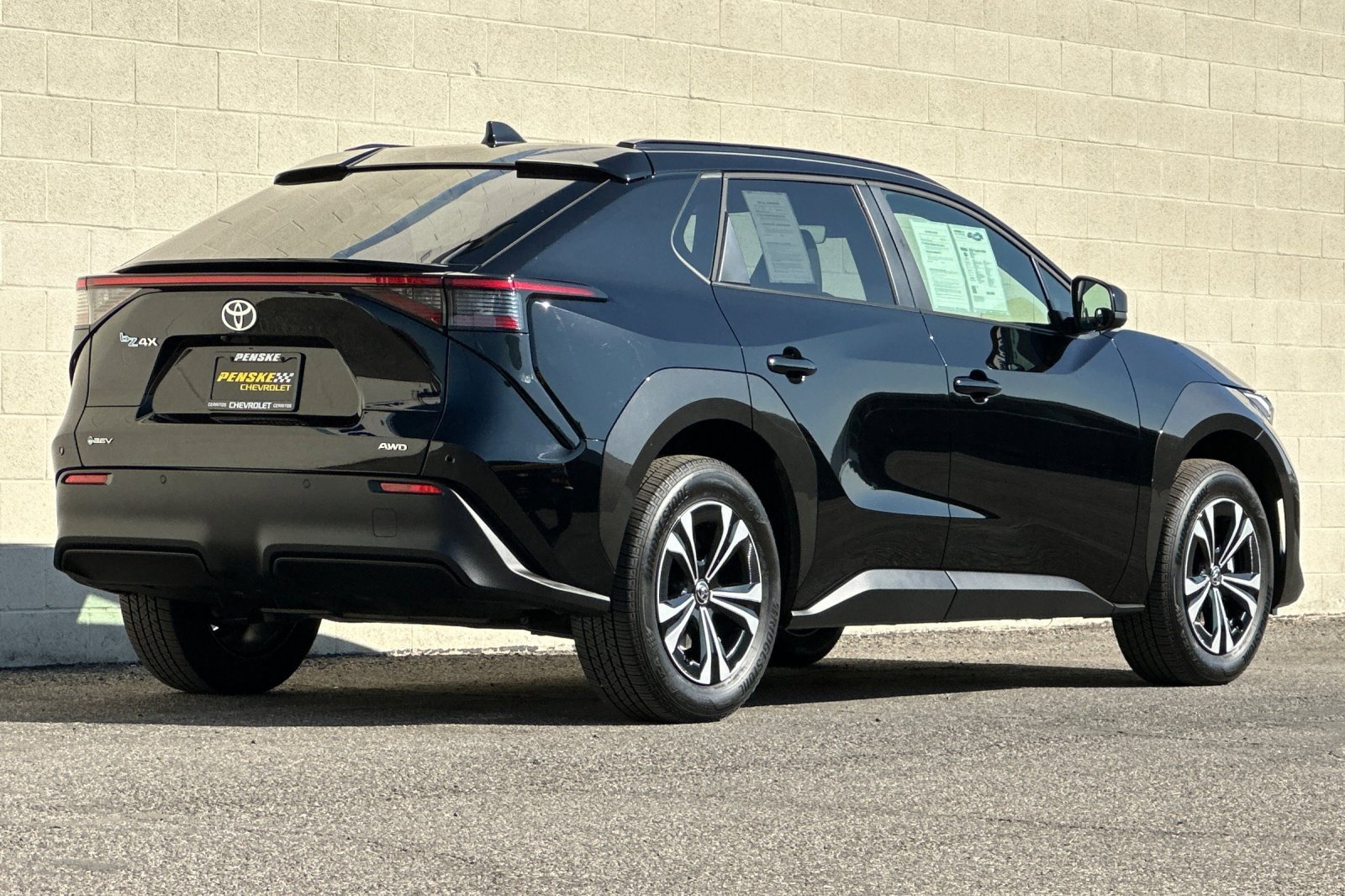 Used 2025 Toyota bZ4X AWD image 4
