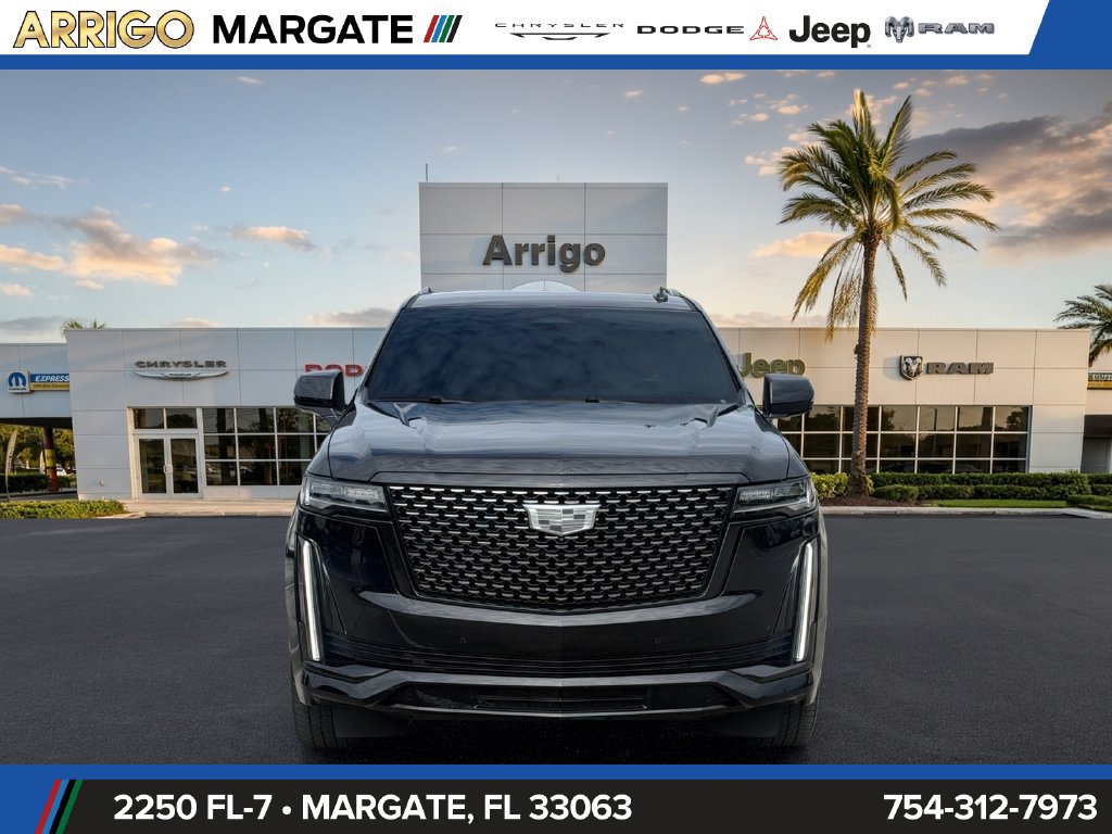 Used 2023 Cadillac Escalade ESV Luxury RWD image 2