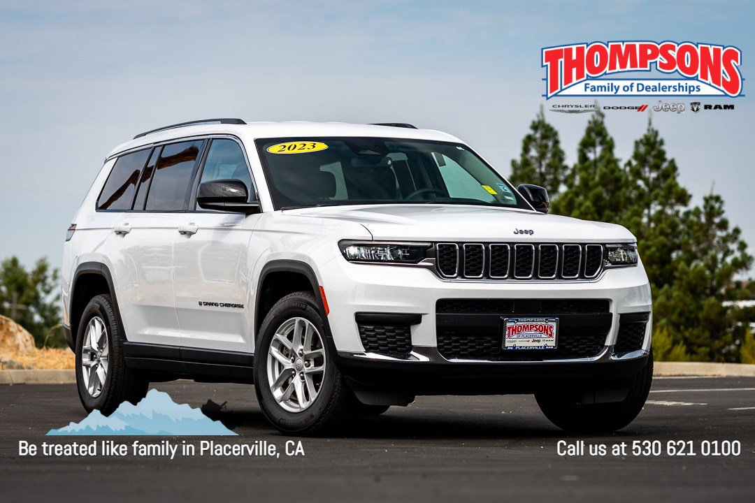 Used 2023 Jeep Grand Cherokee L Laredo image 1