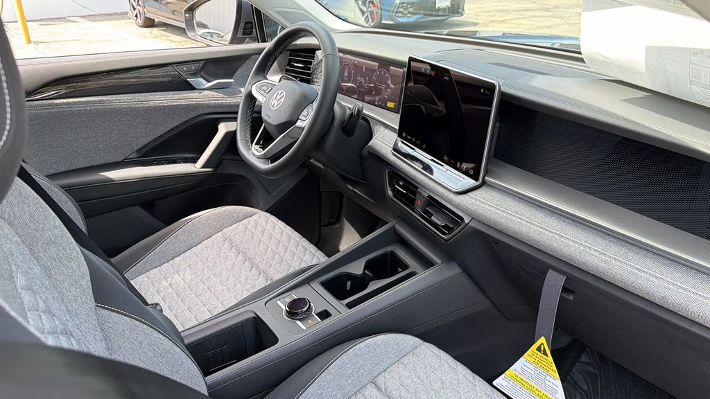 New 2026 Volkswagen Tiguan S AWD/4WD image 8