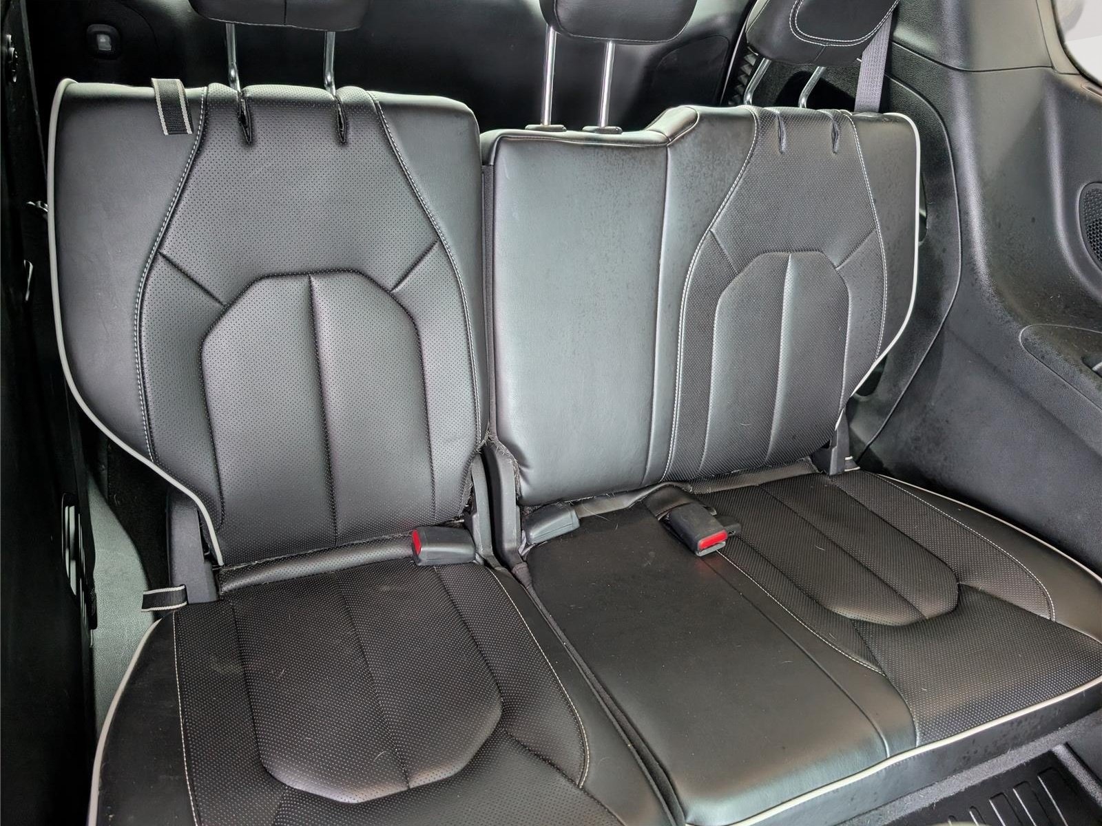 Used 2023 Chrysler Pacifica Limited w/ S Appearance Package AWD/4WD image 14