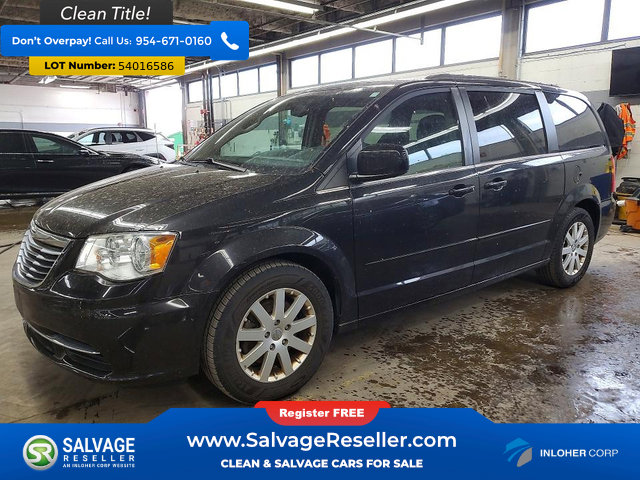 Used 2015 Chrysler Town & Country LX FWD image 1