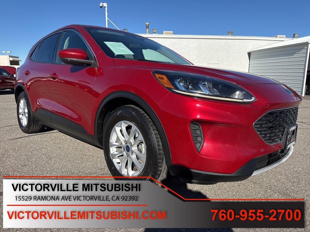 Used 2020 Ford Escape SE image 1