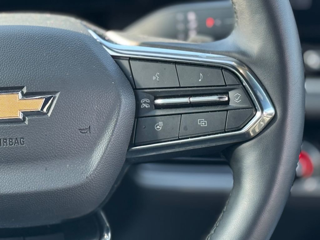 Used 2025 Chevrolet Equinox LT w/ Convenience Package II AWD/4WD image 5