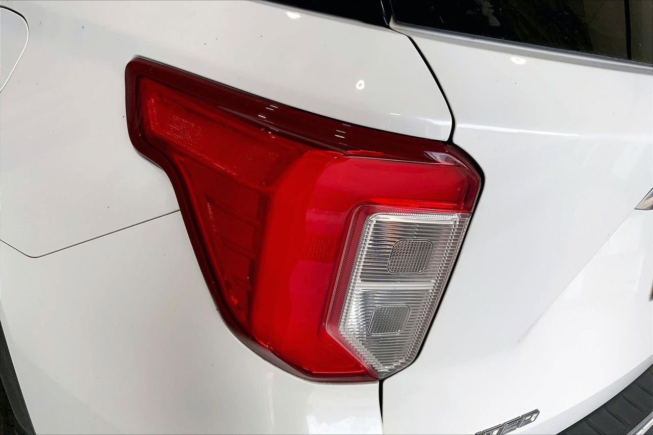 Used 2020 Ford Explorer Limited RWD image 13