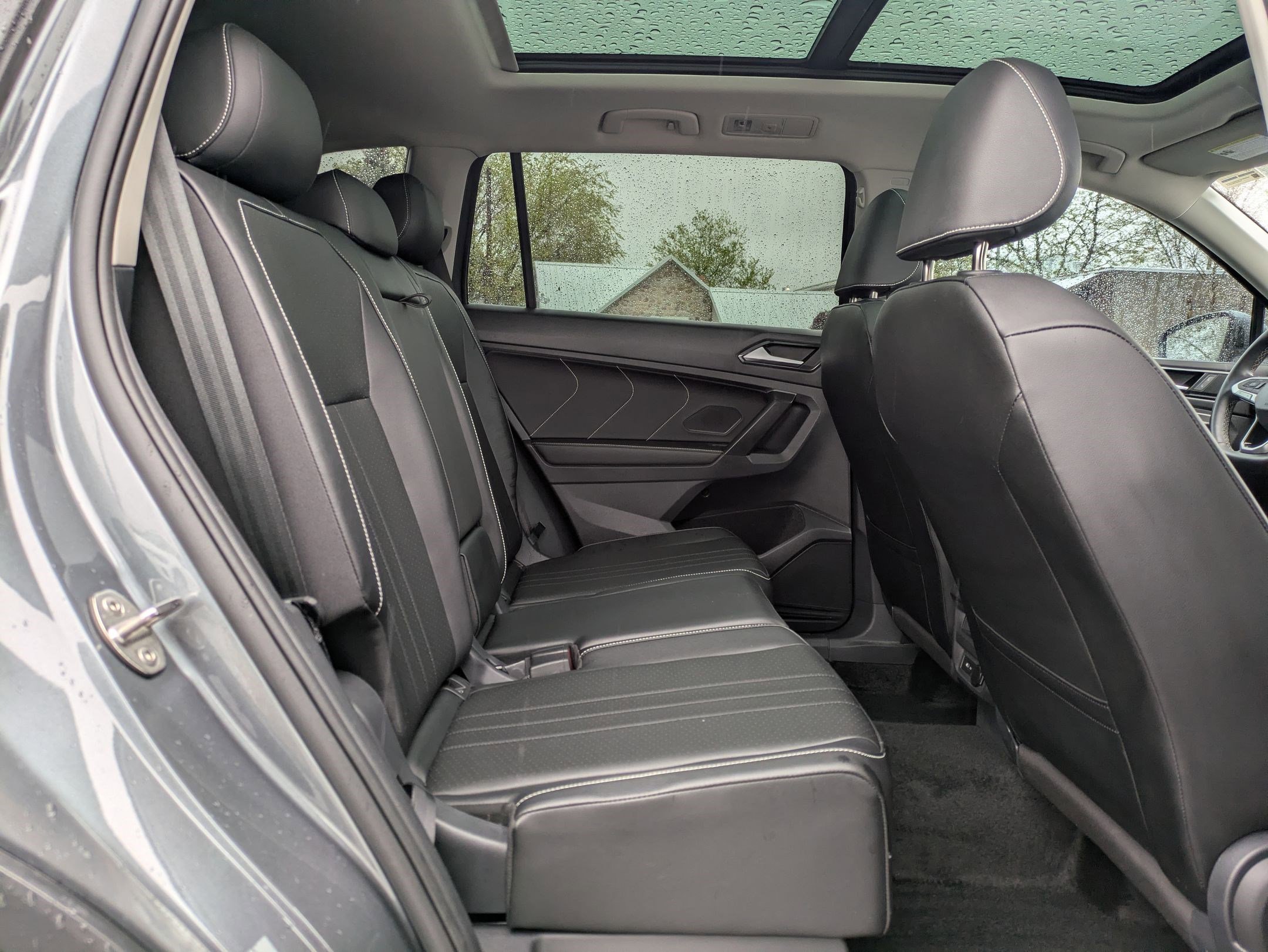 Certified 2024 Volkswagen Tiguan SE w/ Panoramic Sunroof Package image 33