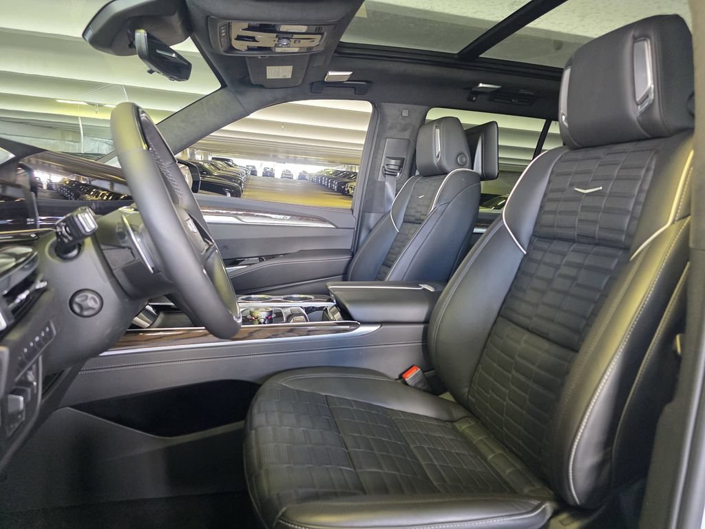 New 2026 Cadillac Escalade Platinum Sport AWD/4WD image 18