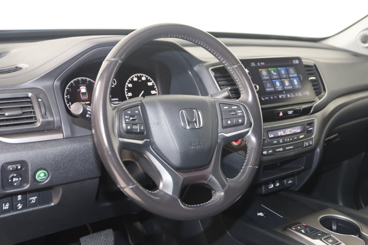 Used 2025 Honda Ridgeline Sport image 6