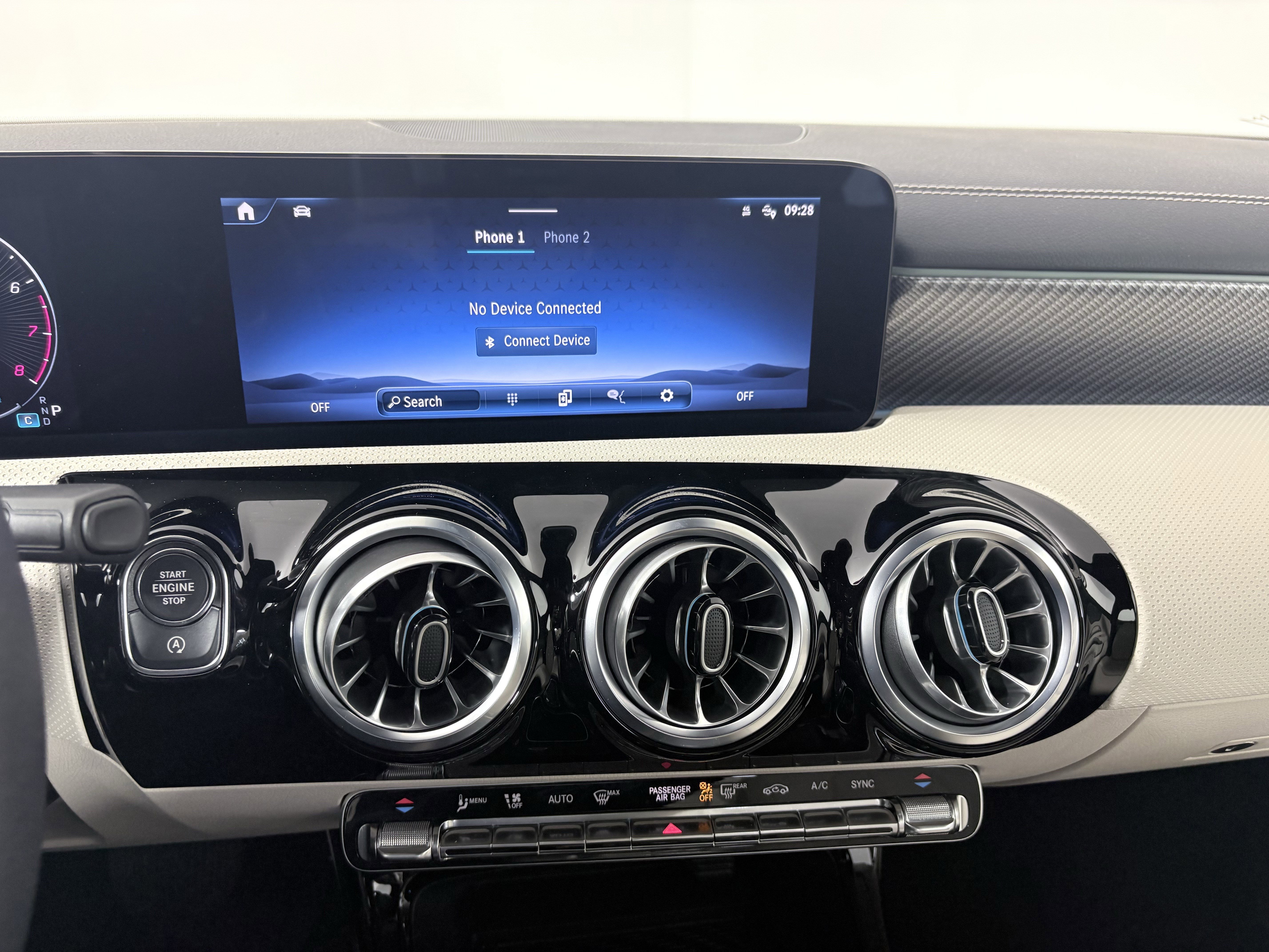 Used 2025 Mercedes-Benz CLA 250 4MATIC image 21