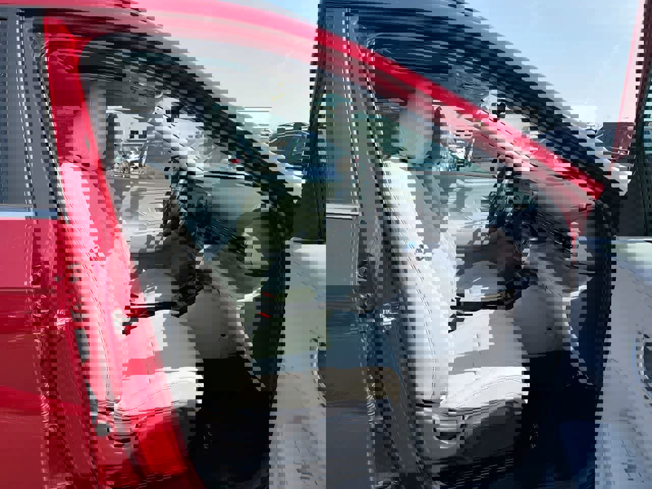 Used 2025 Hyundai Kona Limited image 27