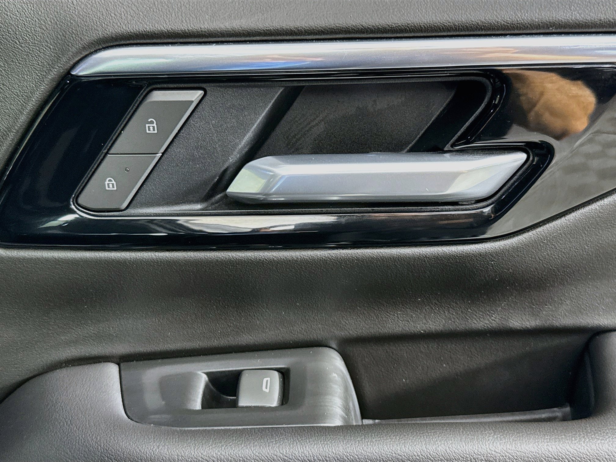 Used 2025 Chevrolet Tahoe LS RWD image 51