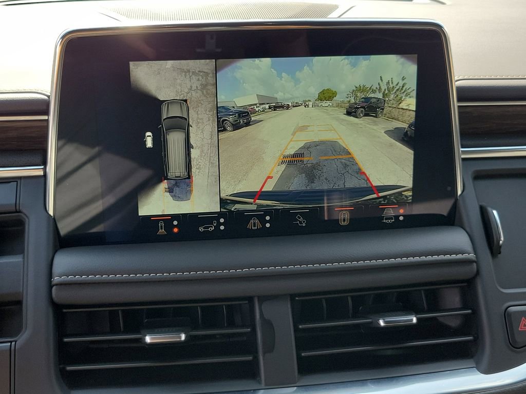 Used 2023 Chevrolet Suburban Premier w/ Advanced Technology Package image 29