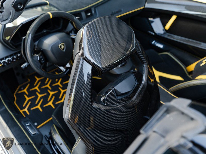 Used 2021 Lamborghini Aventador SVJ image 34