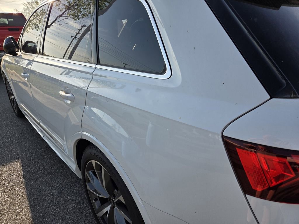 Used 2022 Audi SQ7 Prestige image 6