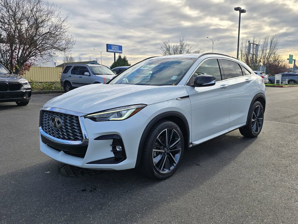 Used 2024 INFINITI QX55 Luxe image 3