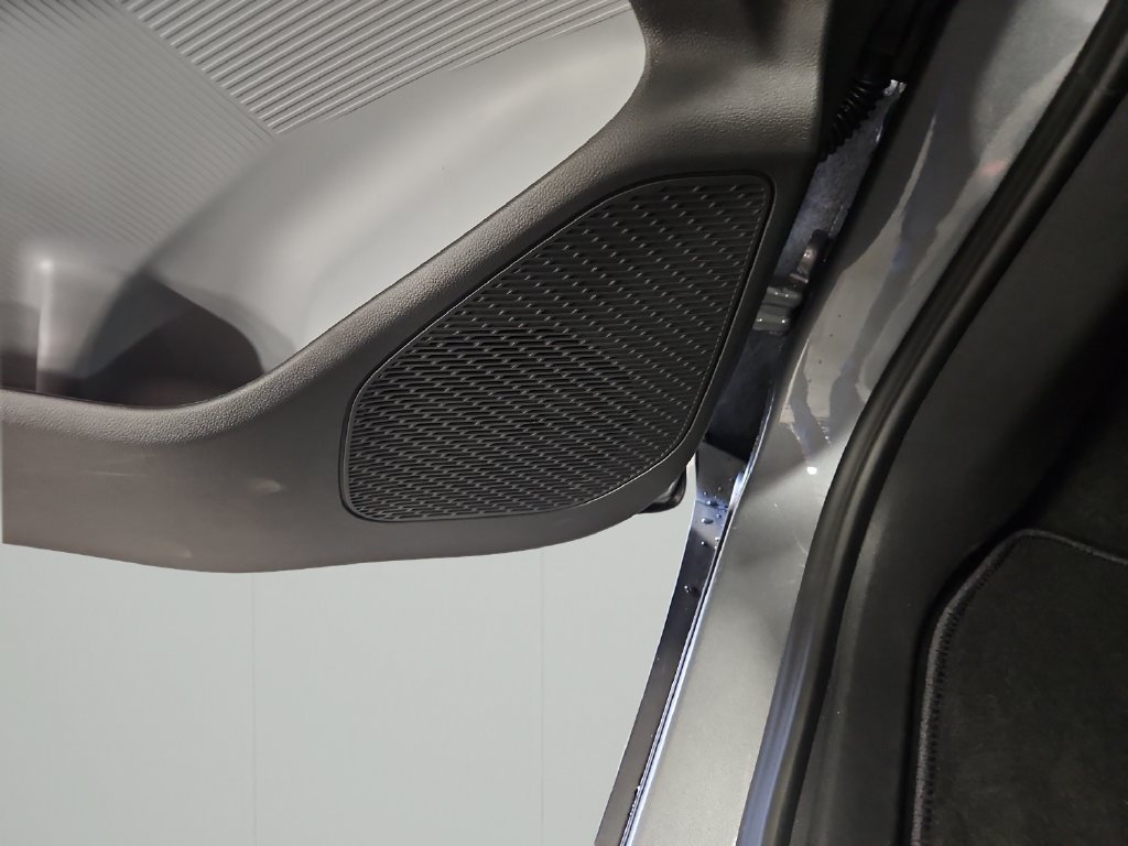 New 2027 Chevrolet Bolt LT w/ Comfort Package FWD image 27