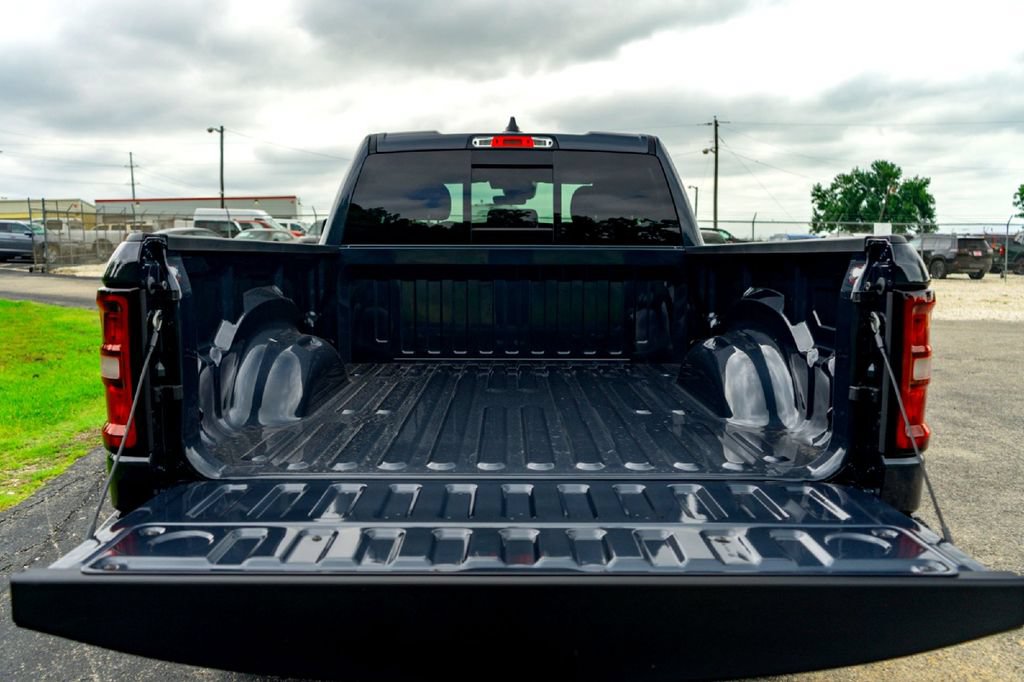 New 2026 RAM 1500 Express AWD/4WD image 27