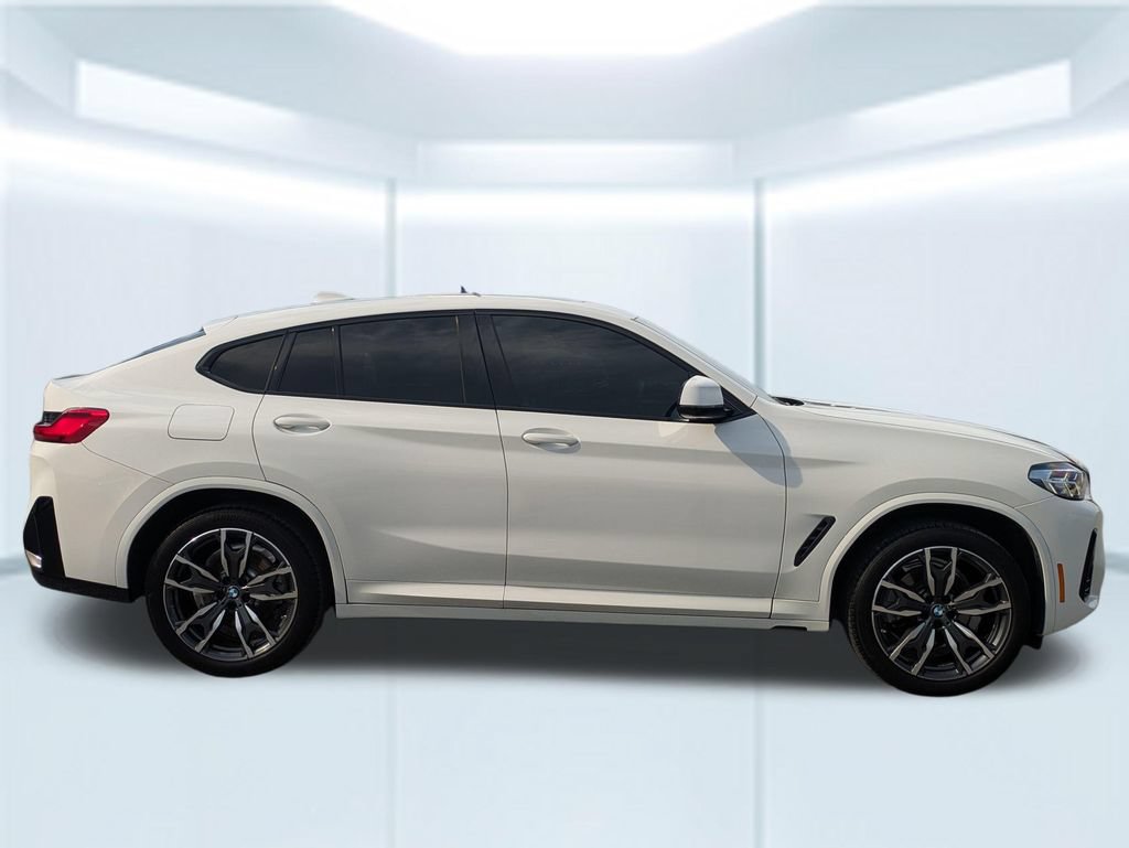 Used 2024 BMW X4 xDrive30i w/ M Sport Package AWD/4WD image 6