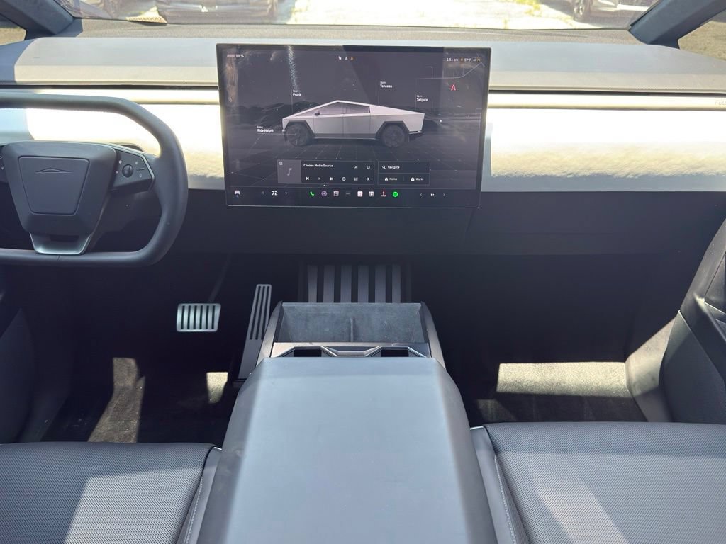 Used 2024 Tesla Cybertruck AWD Crew Cab image 19