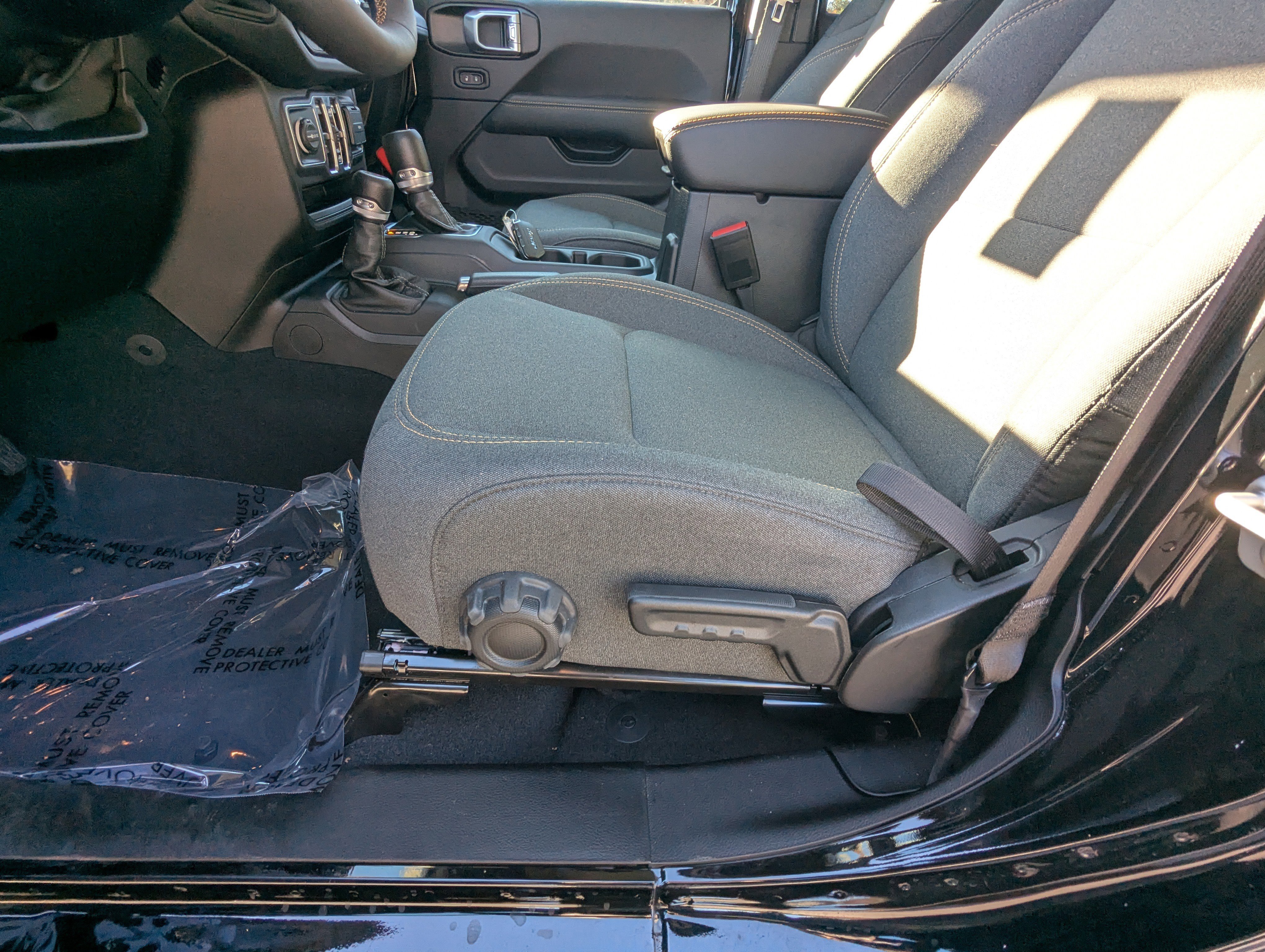 Used 2024 Jeep Wrangler Sahara w/ Safety Group image 15