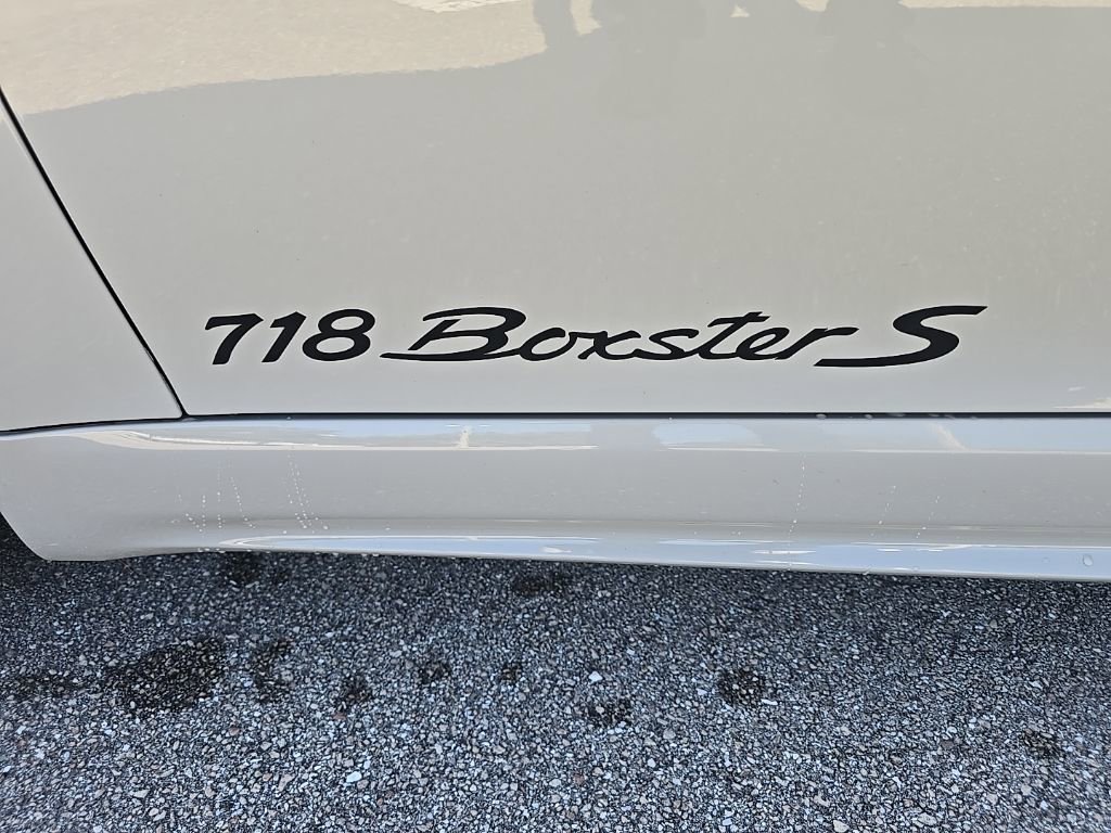 Used 2022 Porsche 718 Boxster S w/ Premium Package image 26