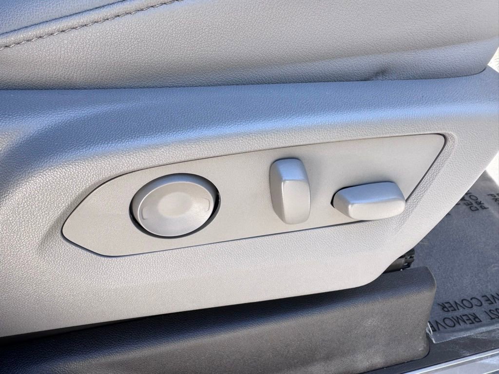 Used 2024 Chevrolet Silverado 1500 LTZ image 25