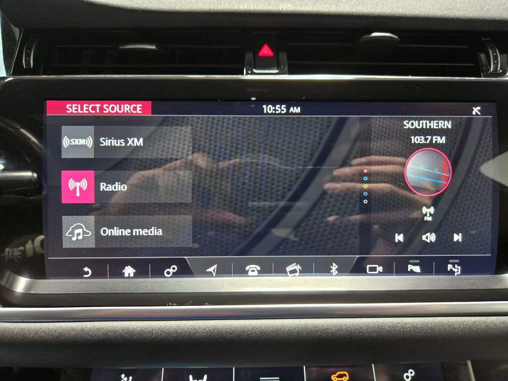 Used 2020 Land Rover Range Rover Evoque SE AWD/4WD image 24
