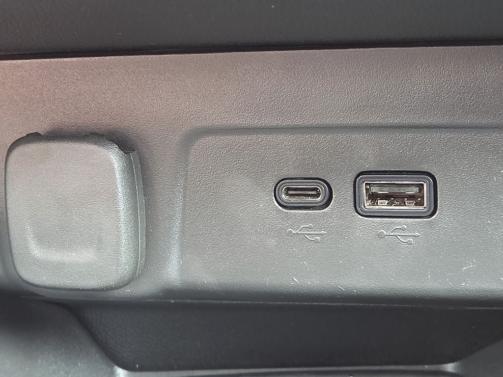 Used 2026 Chevrolet Trax RS w/ Sunroof Package FWD image 26