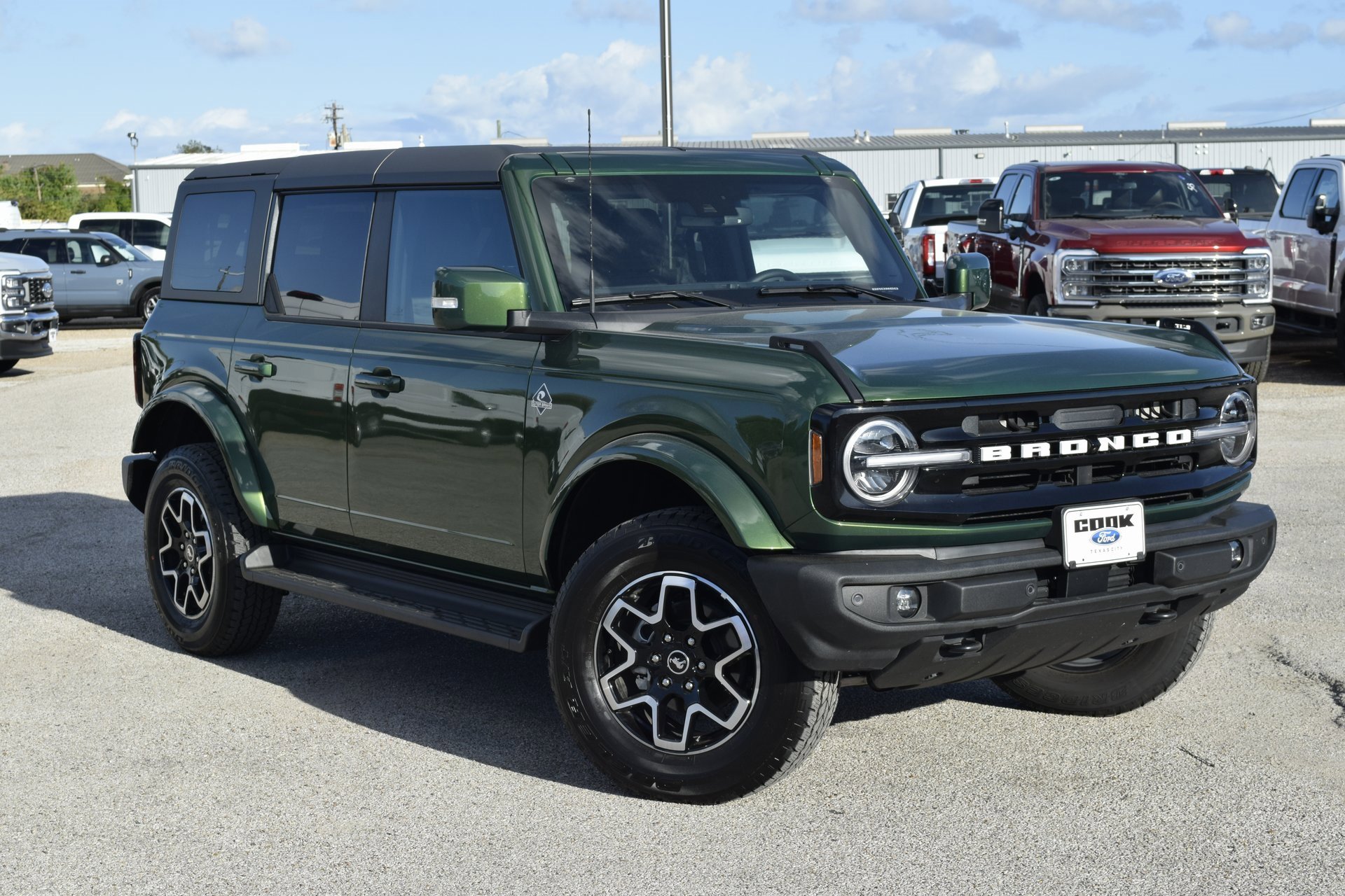 New 2025 Ford Bronco Outer Banks image 3