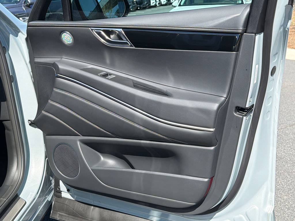 New 2027 Genesis GV80 2.5T AWD/4WD image 16