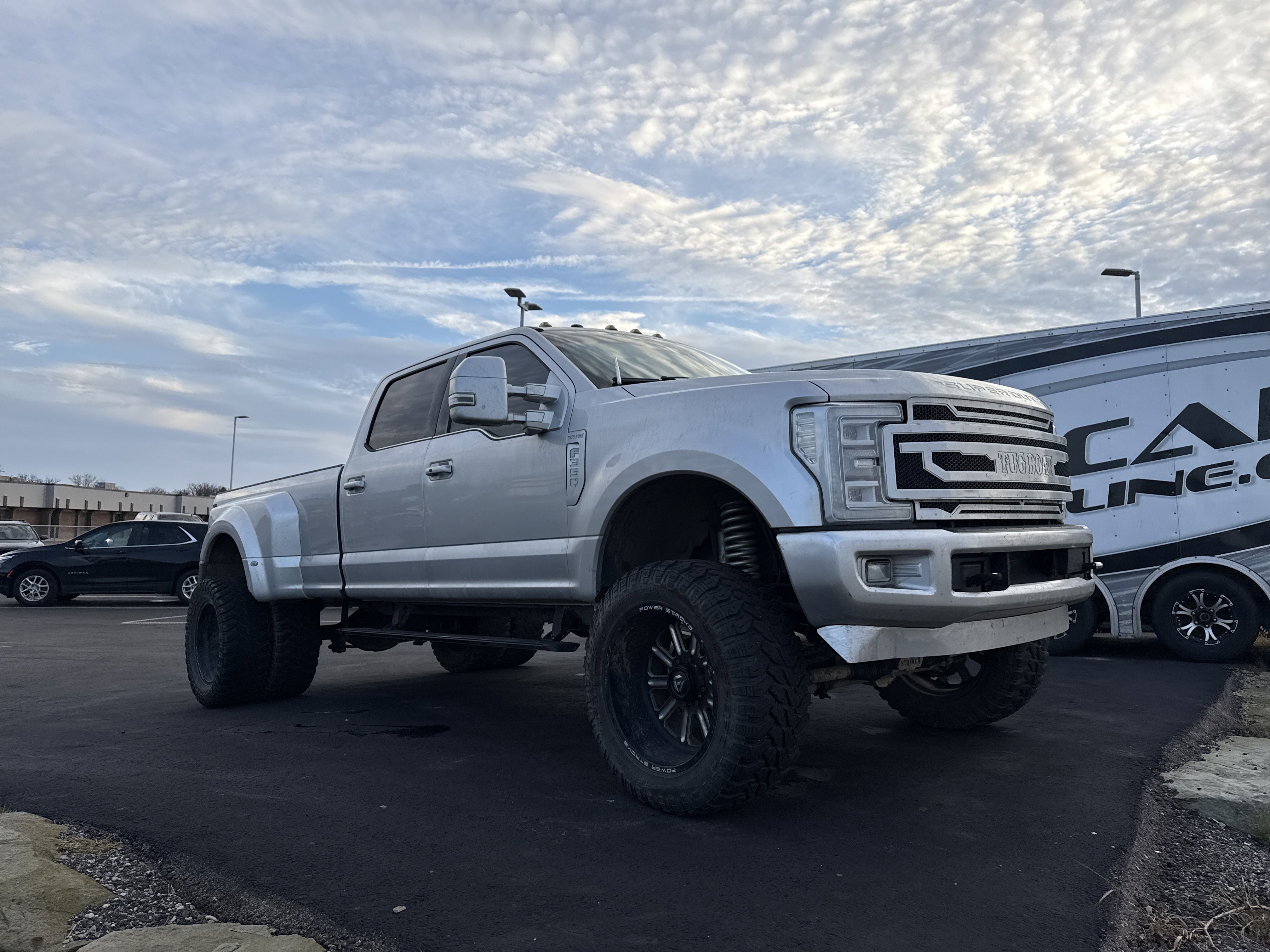 Used 2017 Ford F350 Platinum w/ Platinum Ultimate Package image 6