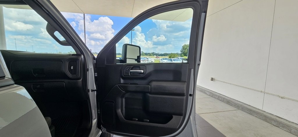 Used 2025 Chevrolet Silverado 2500 Custom w/ Custom Value Package image 22