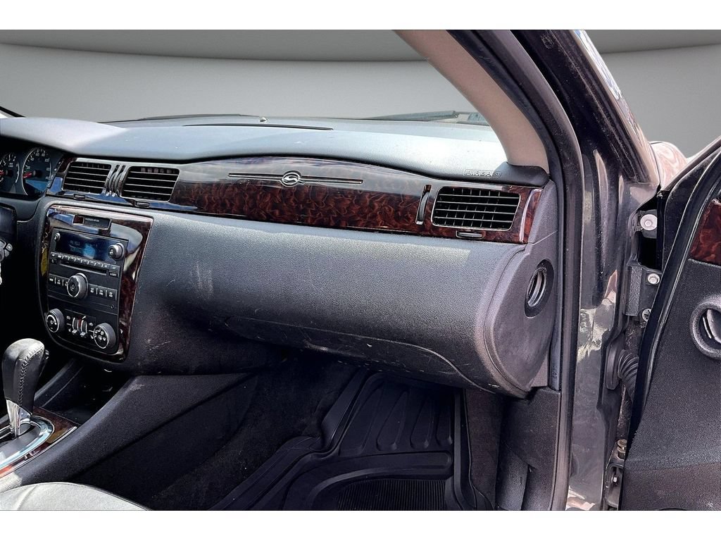 Used 2013 Chevrolet Impala LTZ FWD image 20