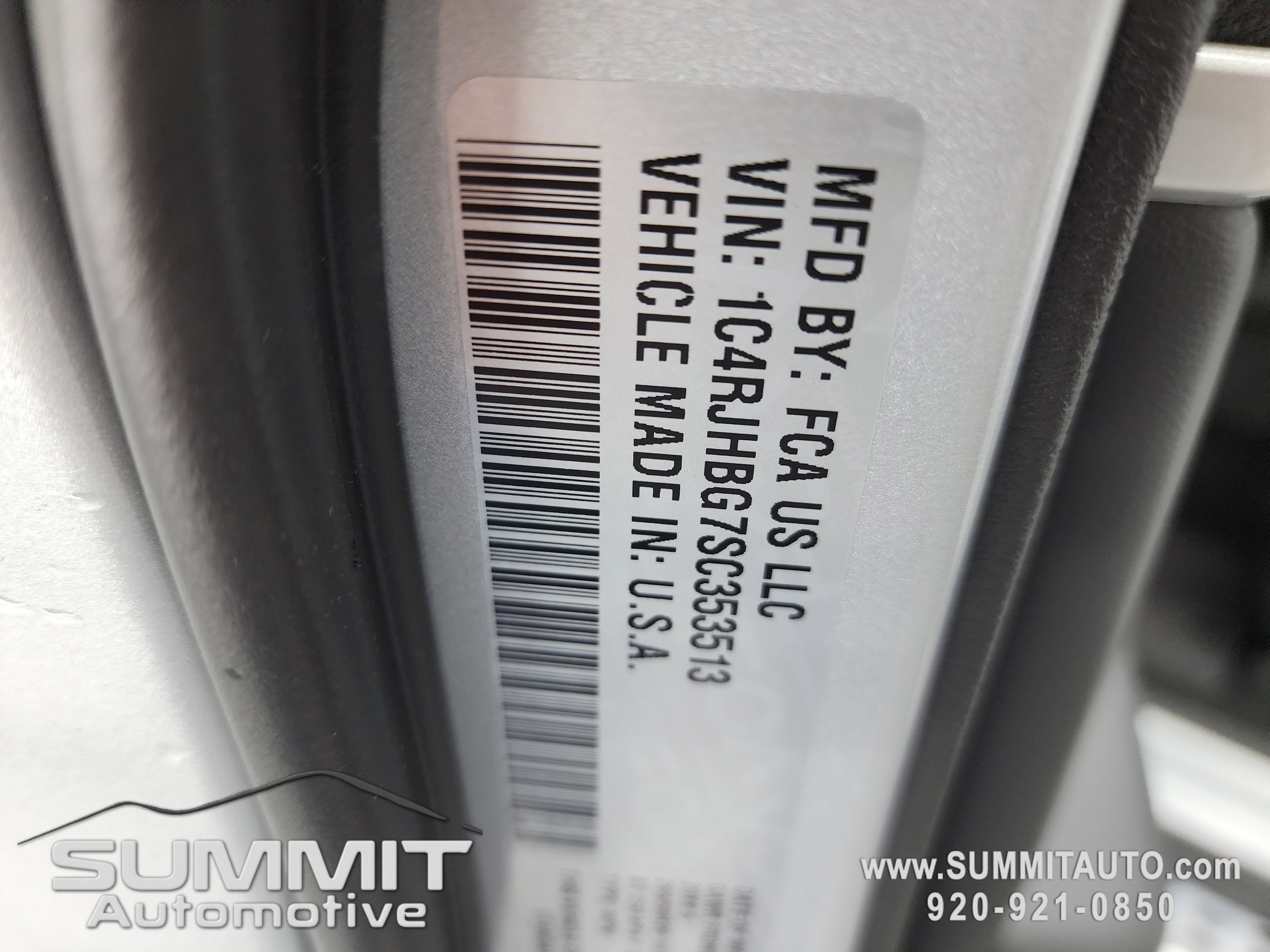 New 2025 Jeep Grand Cherokee Limited w/ Black Appearance Package image 67