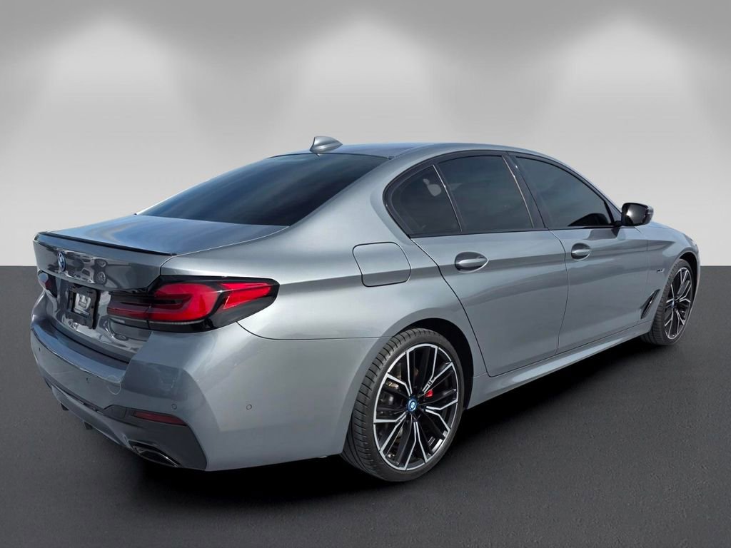 Certified 2023 BMW 530e w/ M Sport Package RWD image 4