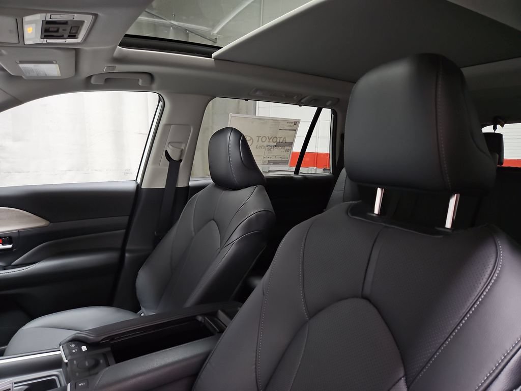 New 2026 Toyota Grand Highlander AWD Hybrid image 11
