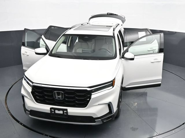 Used 2025 Honda Pilot Touring image 42