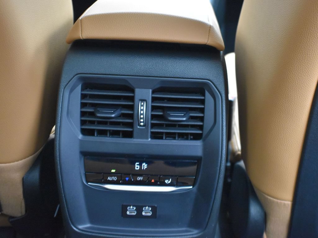 New 2026 BMW 330i Sedan w/ Convenience Package RWD image 18