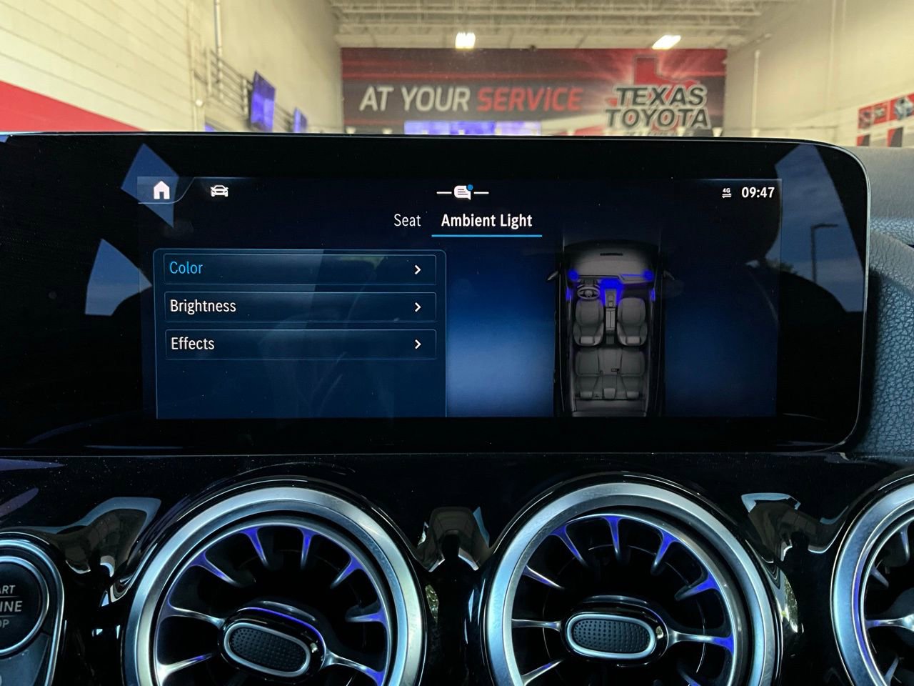Used 2025 Mercedes-Benz GLA 250 image 36