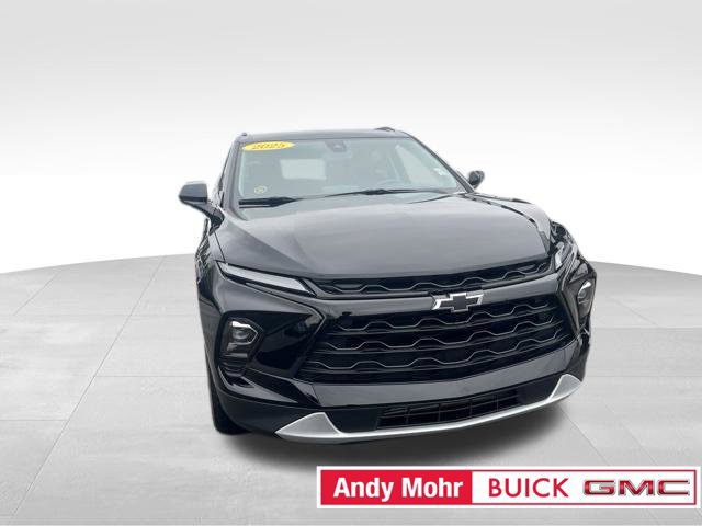 Used 2025 Chevrolet Blazer LT w/ Convenience Package FWD image 3