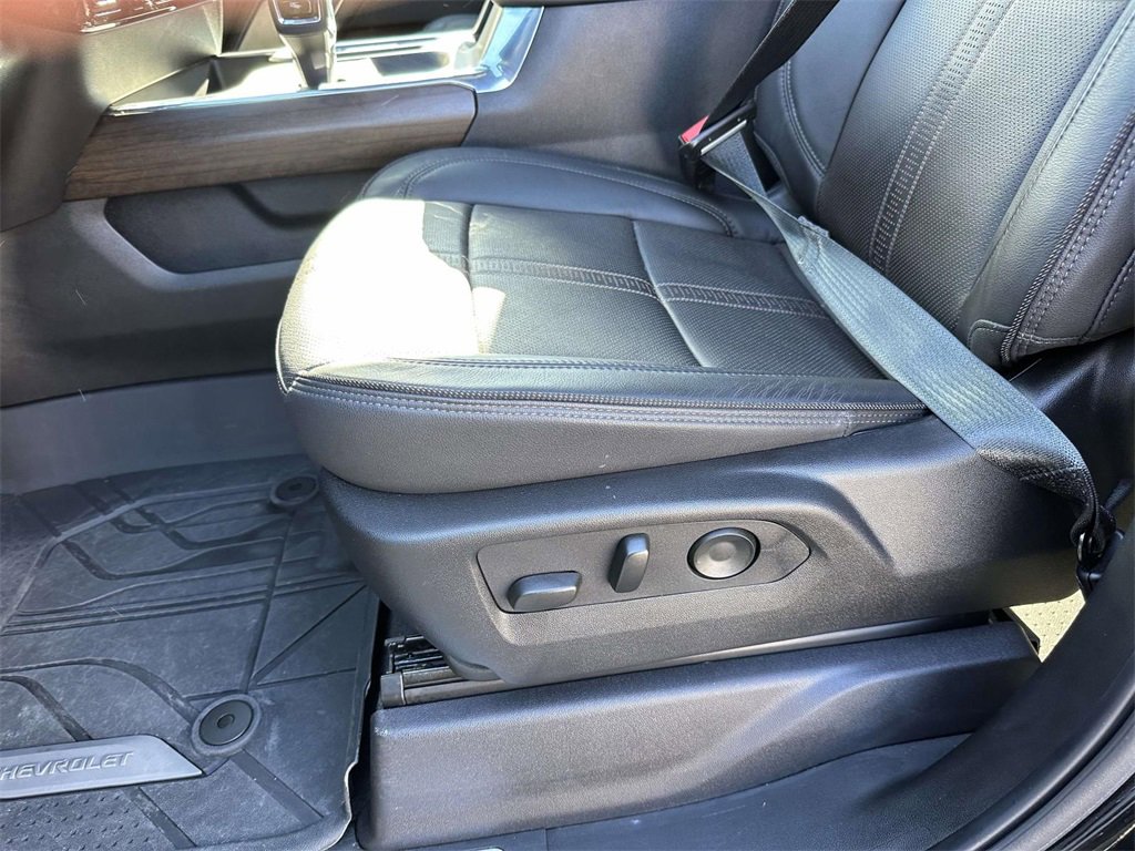 Used 2024 Chevrolet Silverado 1500 High Country w/ High Country Premium Package image 17