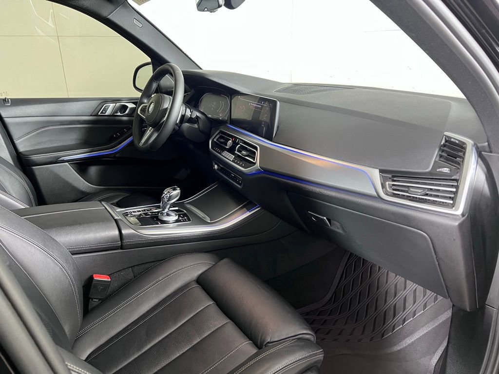Used 2019 BMW X5 xDrive50i w/ M Sport Package image 19