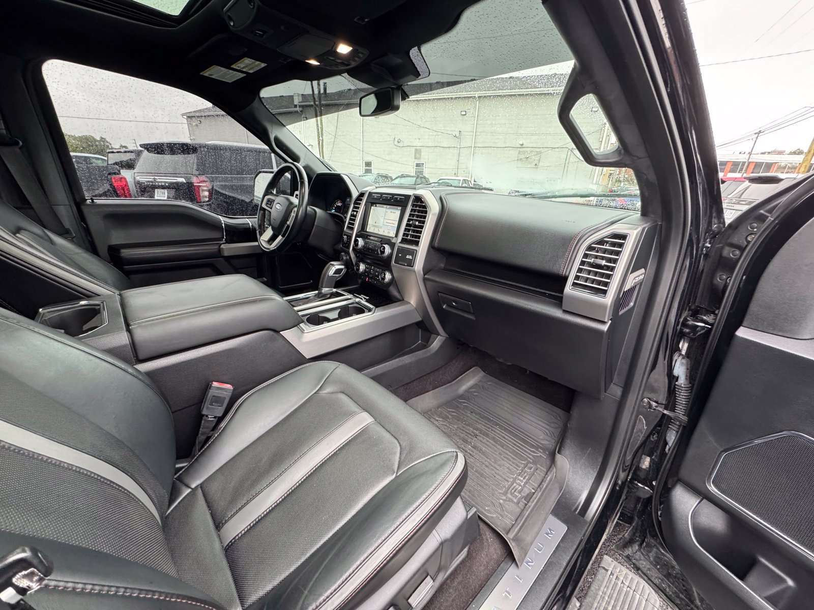Used 2018 Ford F150 Platinum w/ Equipment Group 701A Luxury AWD/4WD image 35