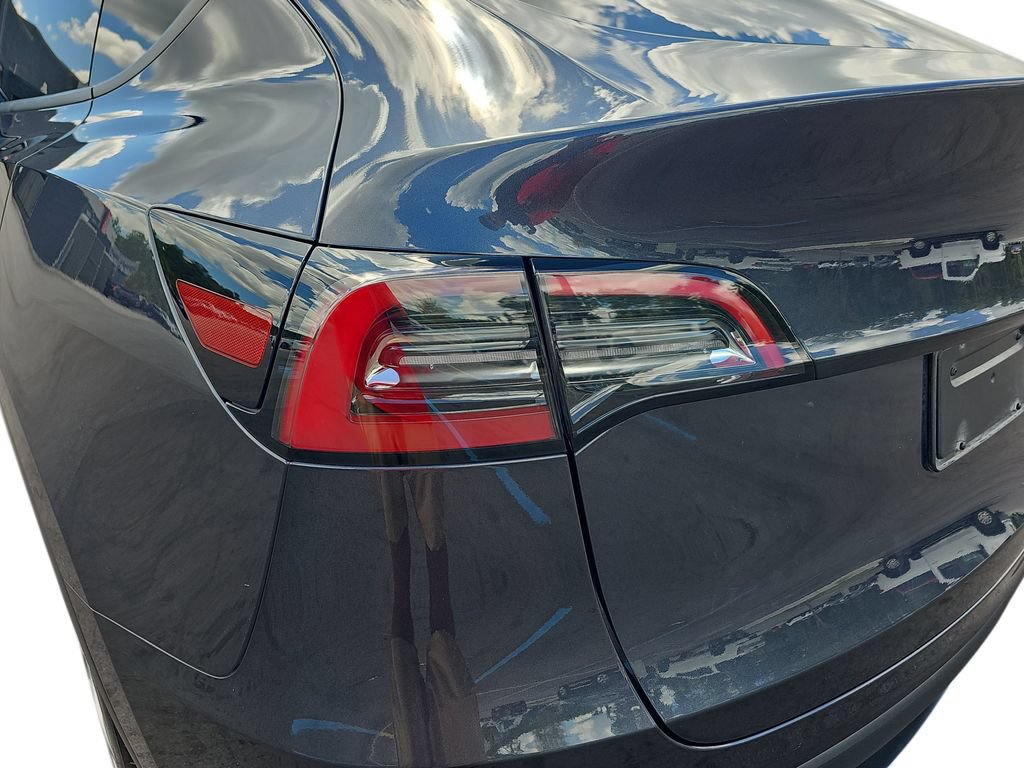 Used 2024 Tesla Model Y Long Range AWD/4WD image 35