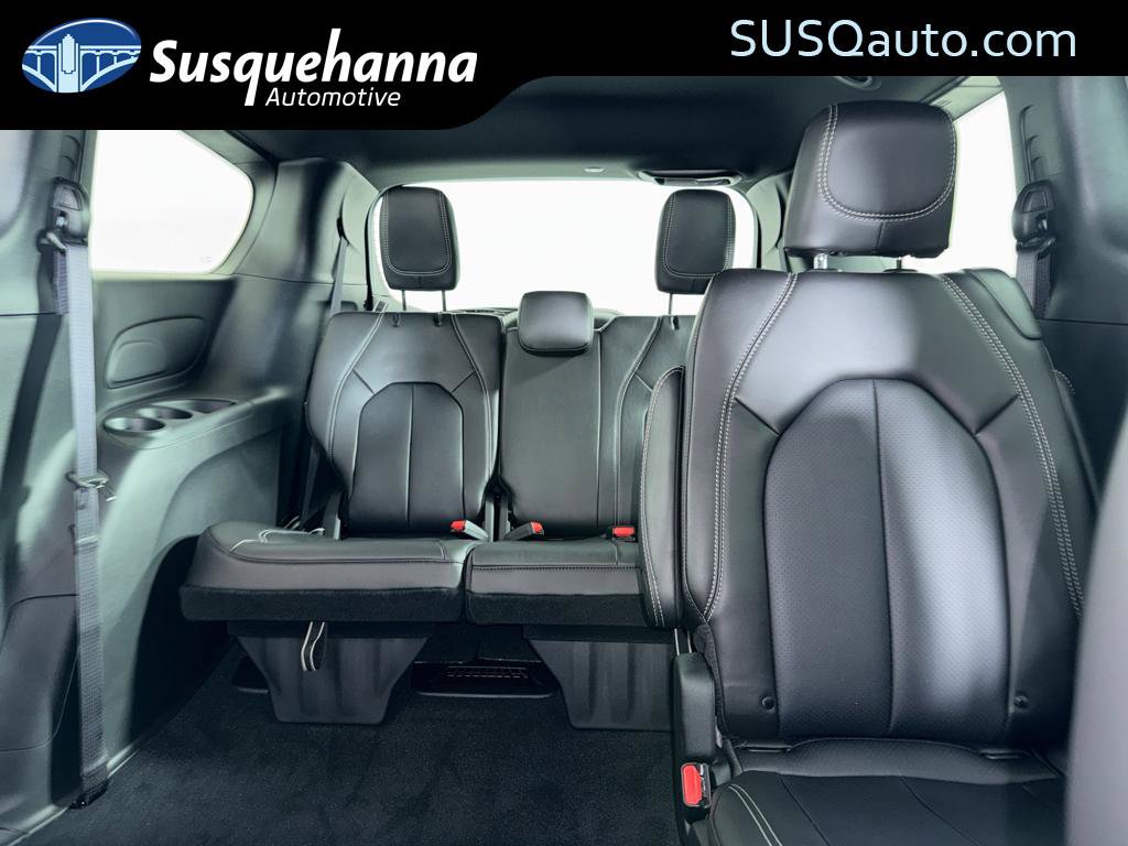 New 2026 Chrysler Voyager LX image 5