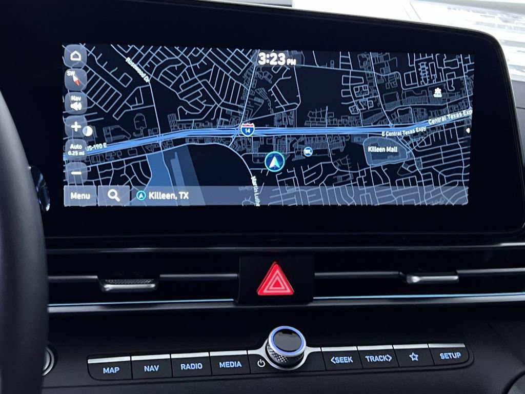 Used 2025 Hyundai Elantra SEL image 19