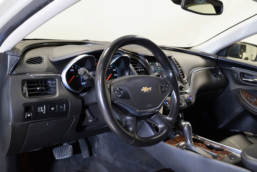 Used 2015 Chevrolet Impala LT w/ Convenience Package FWD image 3