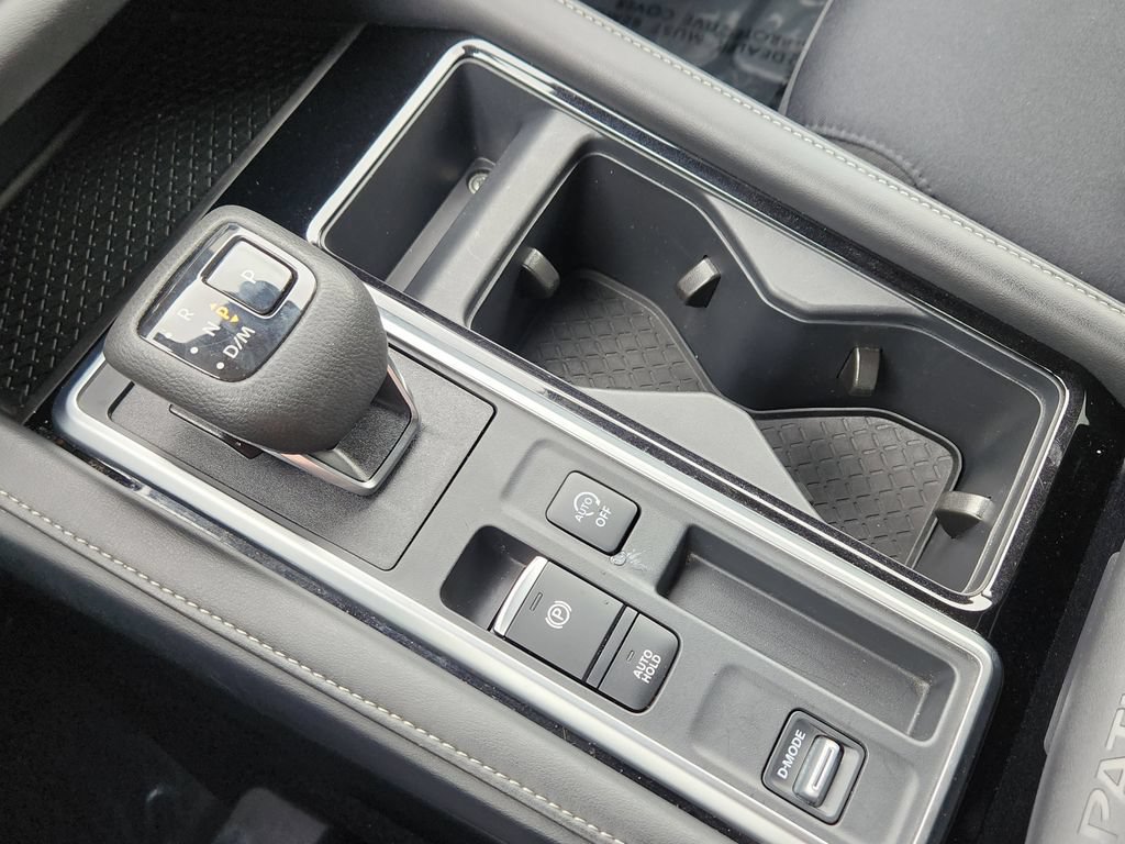 Used 2025 Nissan Pathfinder SV FWD image 11