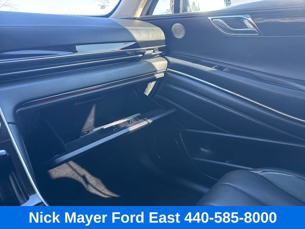 Used 2025 Genesis GV80 2.5T Standard image 13