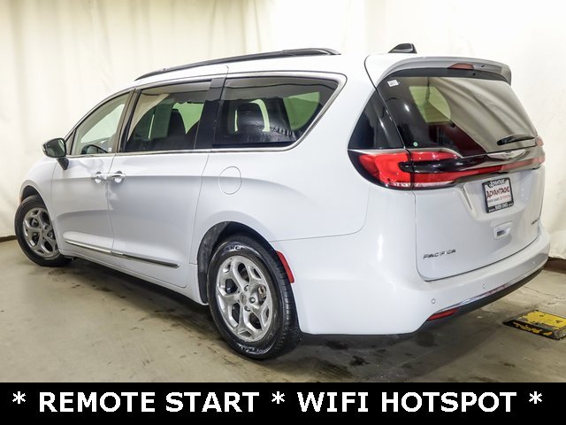 Used 2023 Chrysler Pacifica Limited image 5